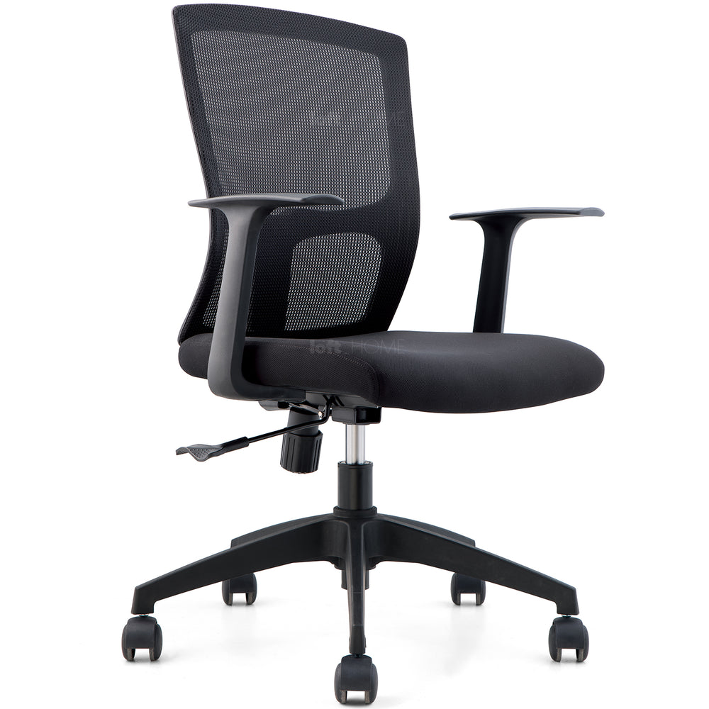 Modern mesh office chair mod in white background.