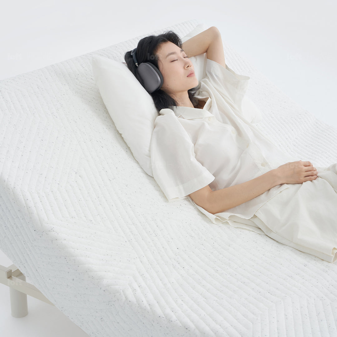 Minimalist metal electric adjustable bed frame with mattress 2in1 set upone detail 8.